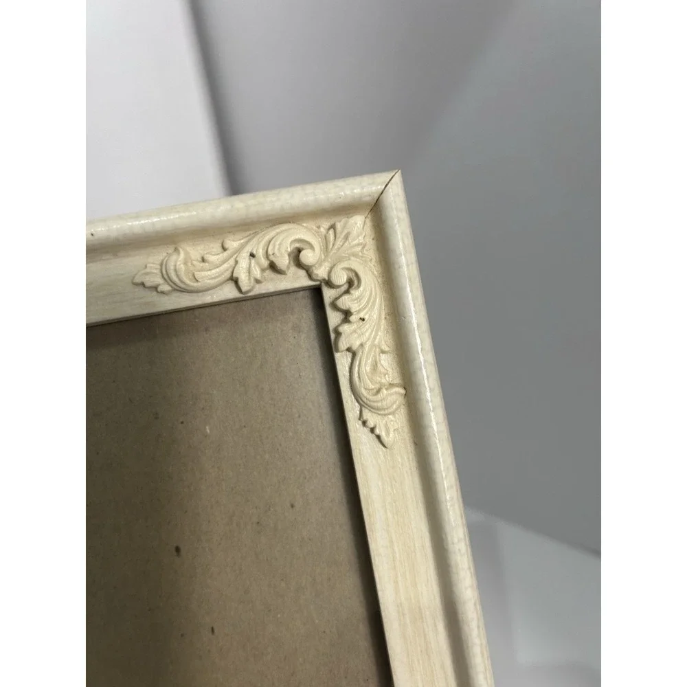 VTG Ivory Resin Scrollwork Corner 8x10 Standing Picture Frame Shabby Chic Ornate